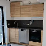 Modern And Comfortable In Attractive Neighborhood