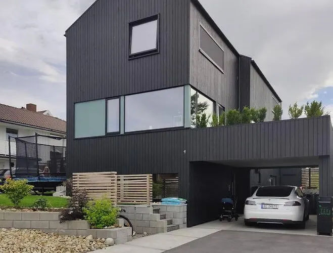 Modern And Comfortable In Attractive Neighborhood Lägenhet